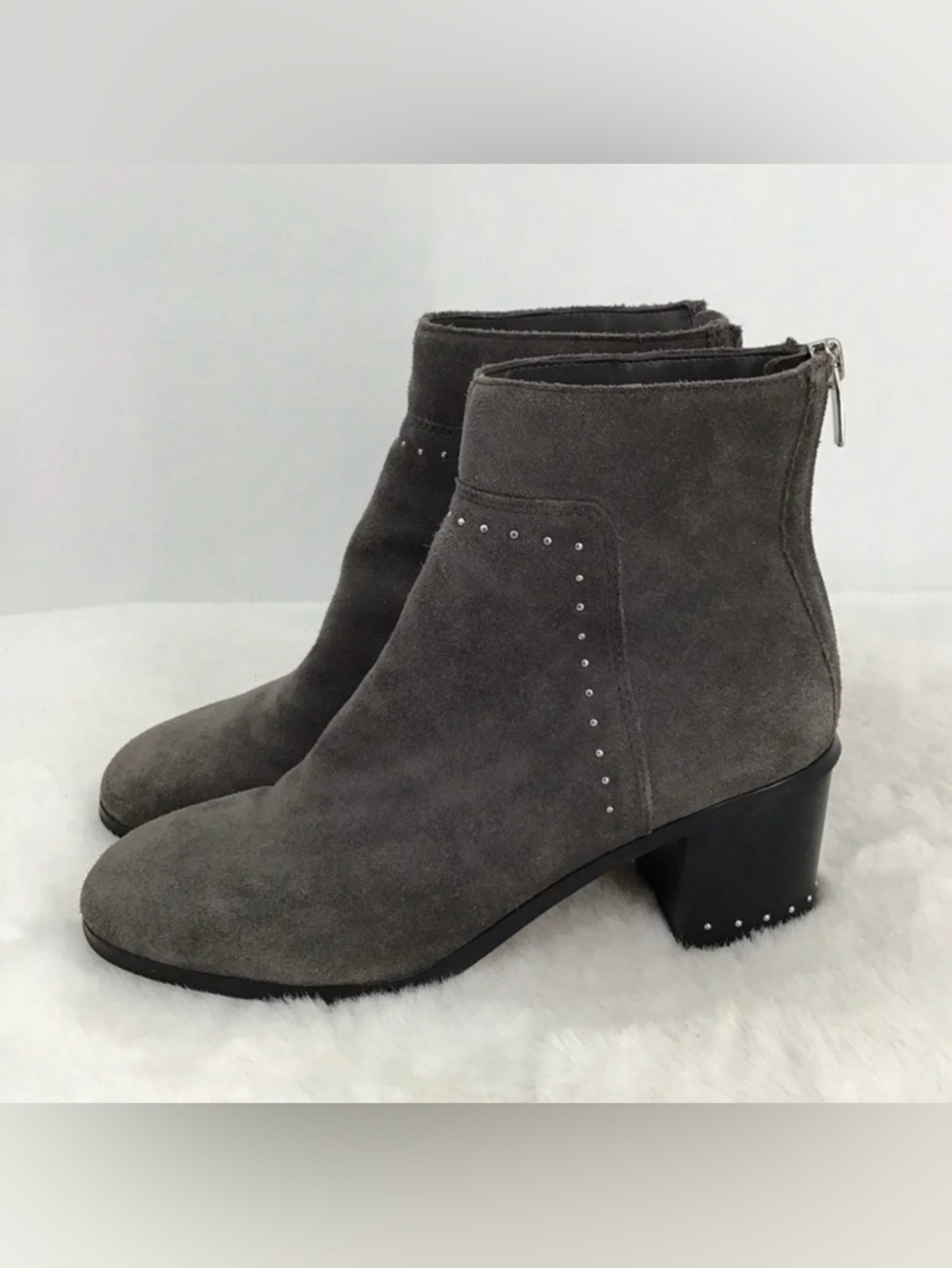 Marc Fisher Women’s Umala-T-Suede Leather Ankle Bootie Grey Size 7